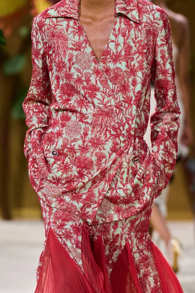 Look 62